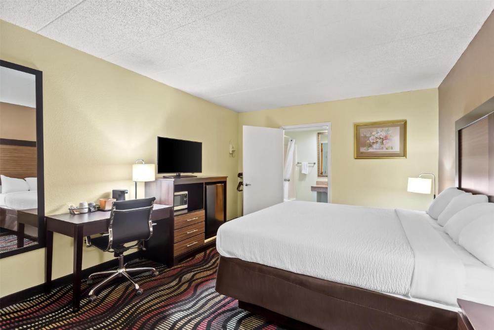 King Room - Non-Smoking interior